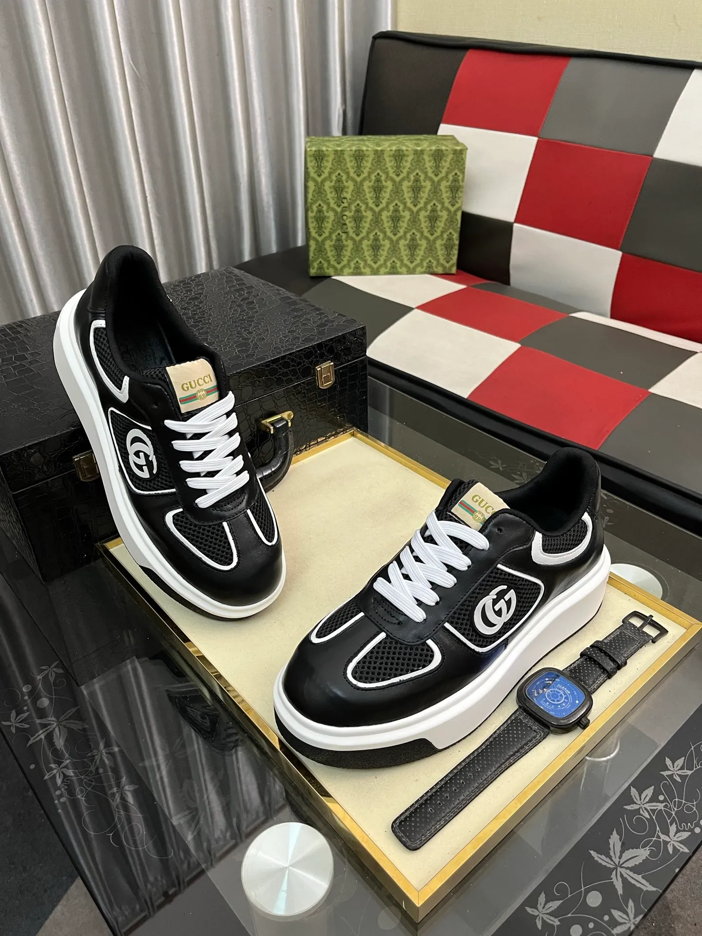 Men's Men's Shoes 💰458⌚️⌚️ [Gucci·Gucci] Original quality. ~ Unique modern style sneakers. 🏃A must-have casual shoe for trendy men😍😍 Original brand imported from Italy, imported original leather, sheep lining (refuses to discolor and grind feet) Sole: Original sole provided by the original factory, French lazy style design ⚠️Fit to the feet, original quality, super comfortable original sole. Just like shooting the real thing 🎬The real thing is better Code number: 38-442️⃣Colors available